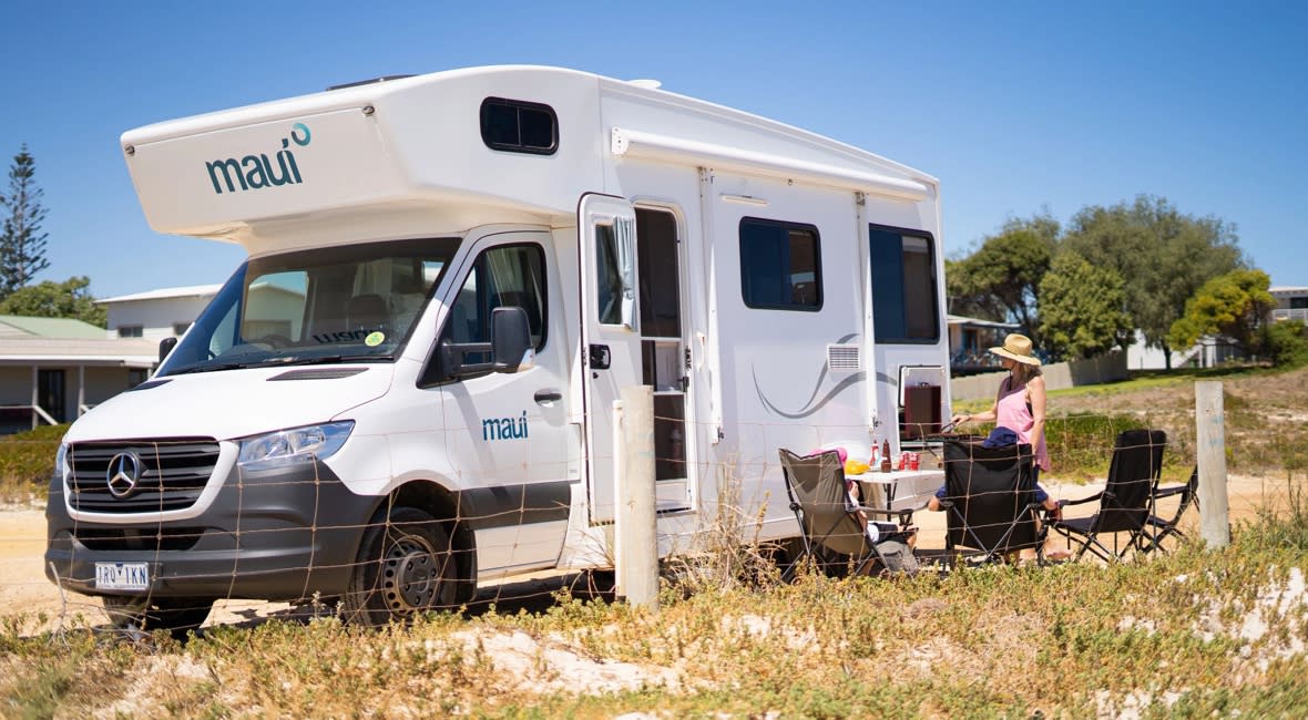 6 Berth Motorhome Hire River maui Motorhomes Australia